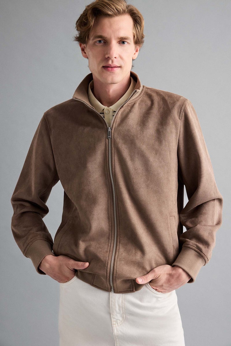 ديفاكتو جاكيت شمواه بني سليم فيت بياقة عالية - Image 1